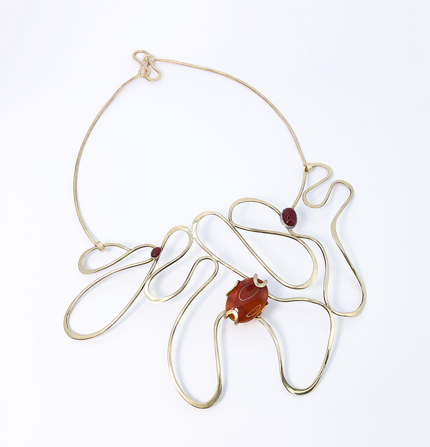 Niemeyer Curves Necklace in Brass and Carnelian