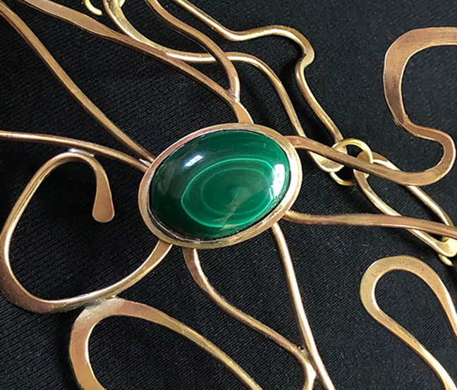 Niemeyer Curves Necklace in Brass and Malachite